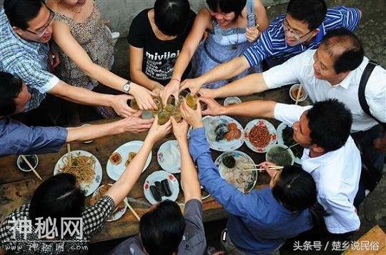 “路见不平一声吼，你不喝酒谁喝酒？”是酒文化还是陋习？-2.jpg