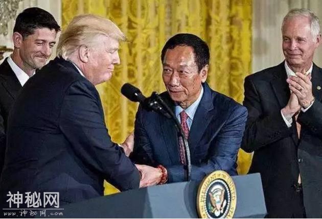 苹果要跑了！库克携2400亿美元回国，走之前连富士康都不放过-2.jpg
