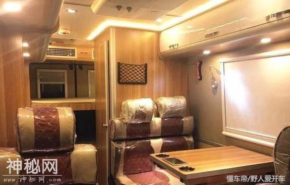 五菱也忍不住要插足房车，推出了15.8万的B型房车，你会选吗-5.jpg