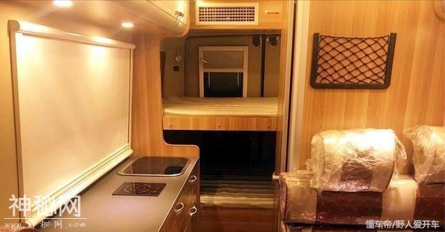 五菱也忍不住要插足房车，推出了15.8万的B型房车，你会选吗-4.jpg