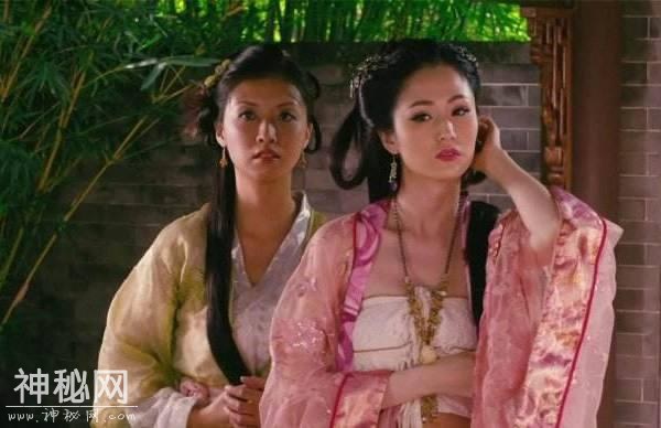 考古队发掘一古墓，墓葬被打开后，印证了封建社会一种悲惨的现象-6.jpg