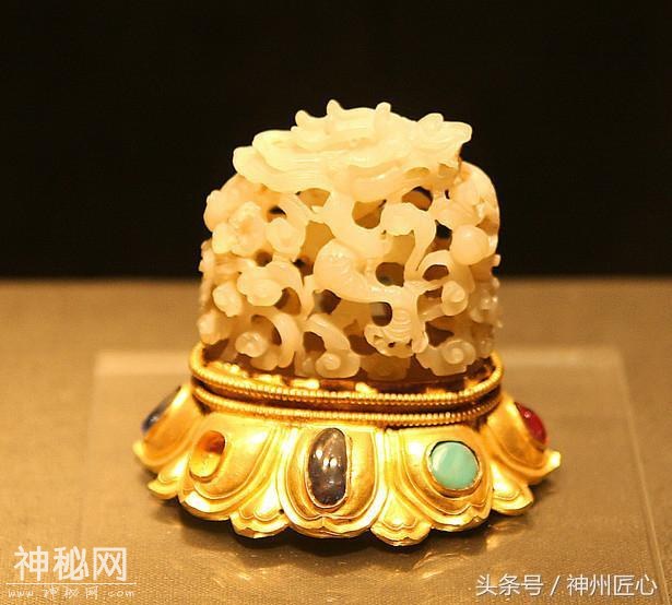 湖北发现600年王爷古墓，因无人继承家产，他将5300件宝物随葬-7.jpg