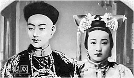 作为一部宫斗式鬼片你怎么可以烂的如此国际化-8.jpg