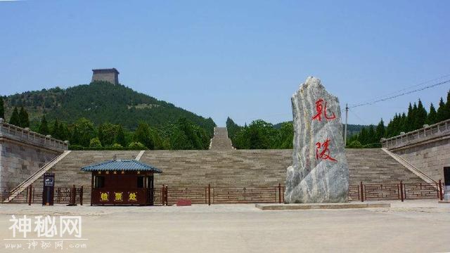 外国后代看不惯自己祖先给中国下跪了百年，最终“砍了祖先脑袋”-3.jpg