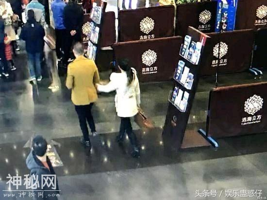 笨贼拿10万元的爱马仕包，跟朋友互换了29元的包-2.jpg