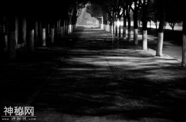 鬼故事：夜晚别一个人走-1.jpg