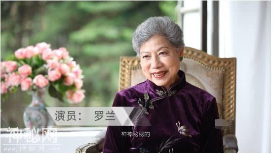84岁罗兰退休近照，被称为一代鬼后，如今做做义工很高兴！-1.jpg
