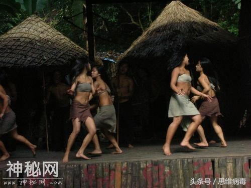 中国一“未识别民族”颠覆你三观，近亲通婚的人要到猪槽里吃糠-1.jpg