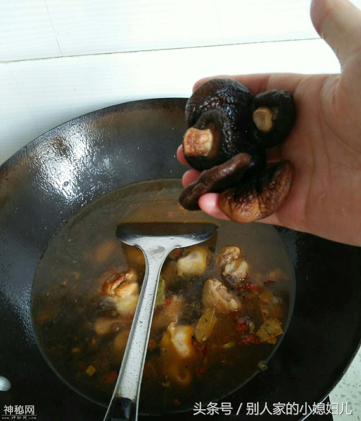 做鸡汤，很简单，接招吧——香菇炖鸡-9.jpg