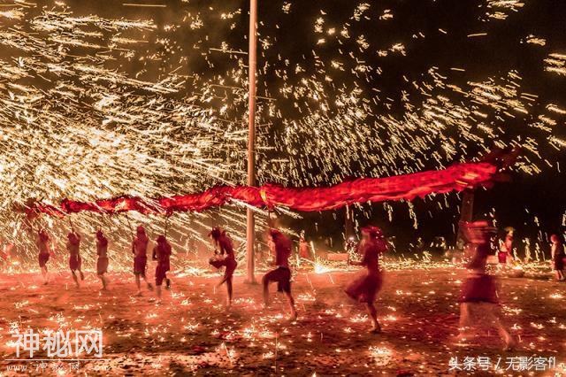 贵州普定重现“非遗”民俗“铁水冲龙”表演-11.jpg