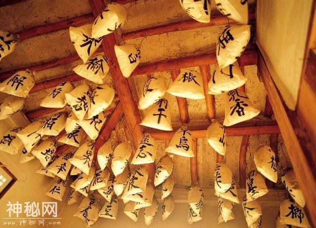 中医望诊密码：人体神态的三种异常现象！-2.jpg