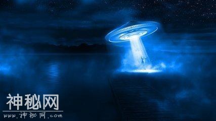 外星猎人组织发布的十二张UFO图片-4.jpg