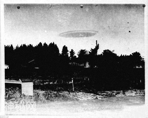 外星猎人组织发布的十二张UFO图片-14.jpg