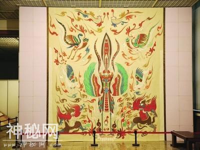 一个臭烘烘的猪圈，埋了一位开国皇帝，考古专家赶到挖出珍宝无数-5.jpg