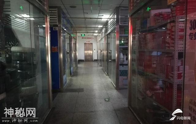 当年国庆熙熙攘攘，如今门可罗雀！济南科技市场着实有些荒凉-7.jpg