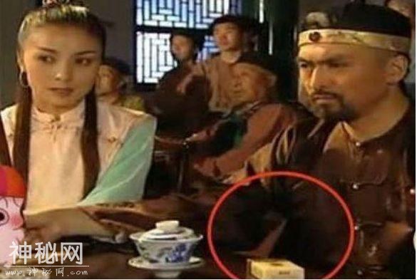 9张把观众当猴耍的穿帮镜头，看完之后一直在思考导演的智商！-9.jpg