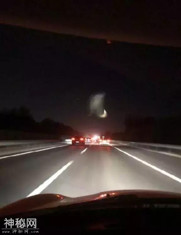 昨晚，多地夜空再现“不明飞行物”！河北也有！多图目击-11.jpg