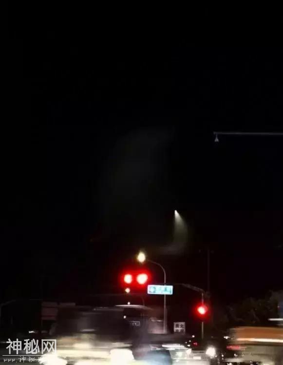 昨晚，多地夜空再现“不明飞行物”！河北也有！多图目击-12.jpg
