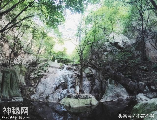 山洞里发现一口千年青铜棺材，考古专家揭开棺盖那一刻瘫在地上-3.jpg