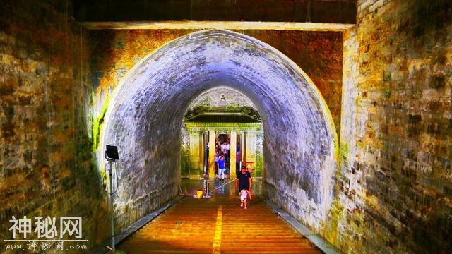 清东陵乾隆地宫女尸153年未腐，面带微笑栩栩如生，吓坏考古专家-6.jpg