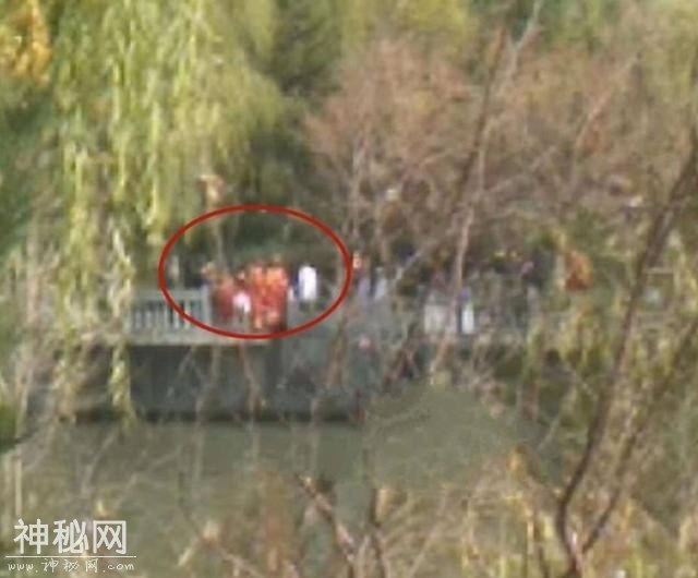 悲剧！榆溪河内发现一名中年男子打捞上来已经身亡-1.jpg