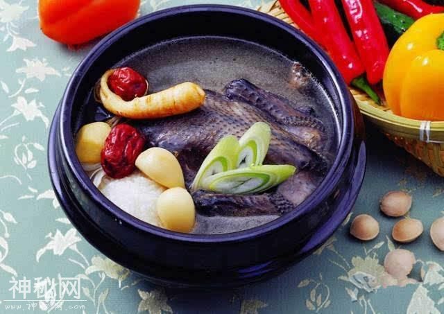 两种家常鸡汤的做法：大枣煲鸡汤，黄芪煲乌鸡-2.jpg