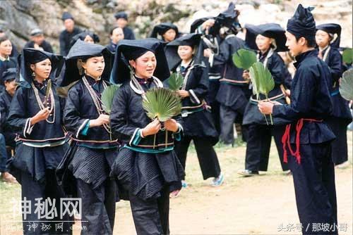 那坡县壮族人风俗-1.jpg