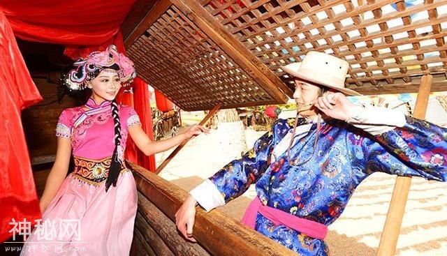 中国最“开放”民族，当地男女可以终生不婚！-1.jpg