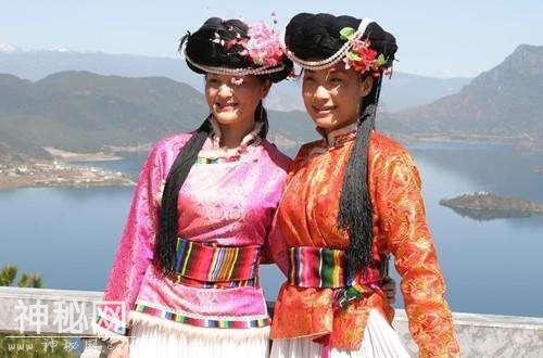 中国最“开放”民族，当地男女可以终生不婚！-4.jpg