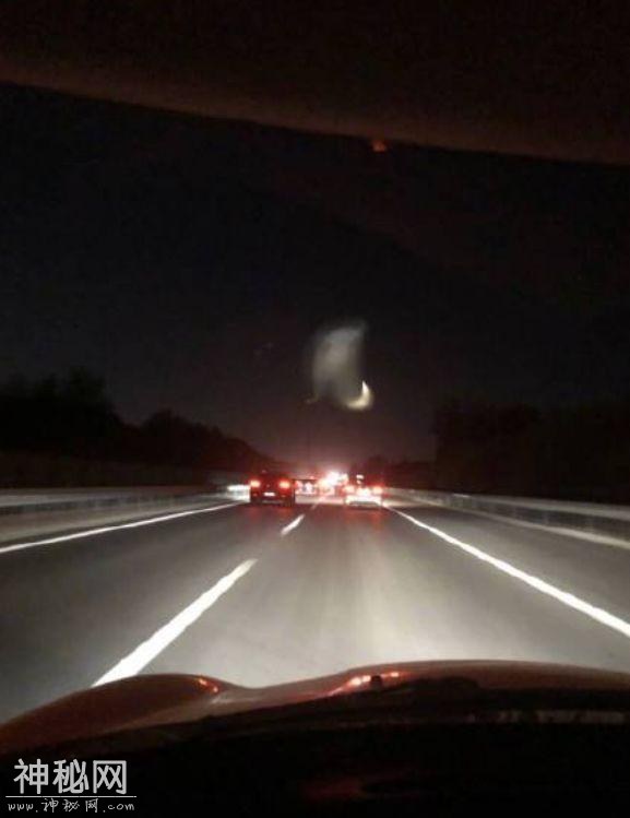 多地夜空再现“不明飞行物”！多图目击-9.jpg