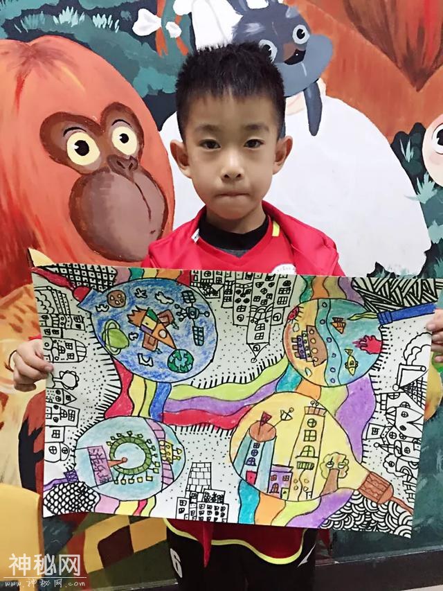 一年级学生创意科幻儿童画作品欣赏-3.jpg