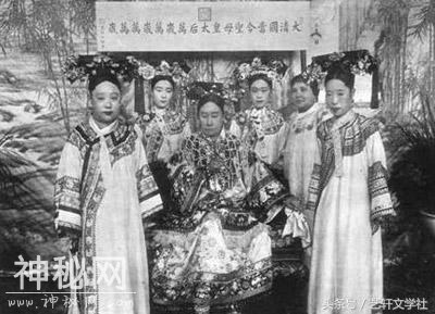 野史揭秘：慈禧太后和太监李莲英的风情往事-1.jpg
