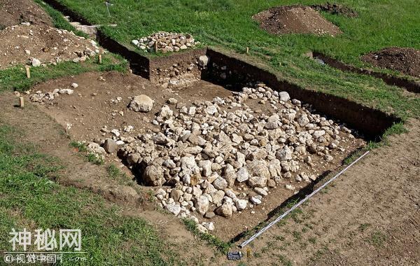 考古爱好者瑞士发现史上最古老“假肢” 已有3500年历史-3.jpg