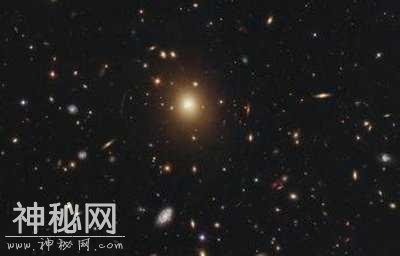 科学家在百亿光年外发现厚达35亿光年的宇宙墙，然而里面啥也没有-2.jpg
