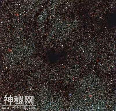 科学家在百亿光年外发现厚达35亿光年的宇宙墙，然而里面啥也没有-5.jpg