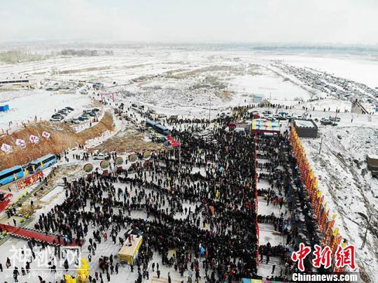 甘肃山丹系列民俗活动庆冬至 5万人分享“牛娃子饭”-1.jpg
