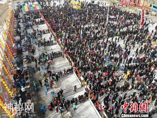 甘肃山丹系列民俗活动庆冬至 5万人分享“牛娃子饭”-2.jpg