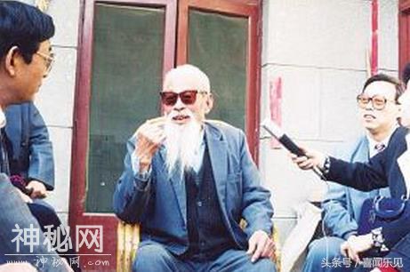 中华奇人“当代武松”何广位生擒猛虎豹子，一顿能吃上百个馒头！-1.jpg