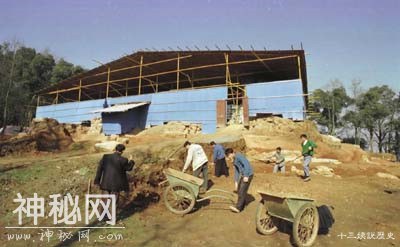 直击千年雷峰塔地宫发掘现场：有个让考古人员激动惊喜的大发现-2.jpg