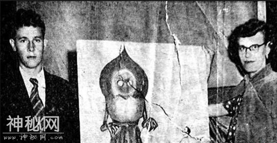 地球未知生物：1952年弗拉特伍兹怪物，乘坐UFO降落农场-4.jpg