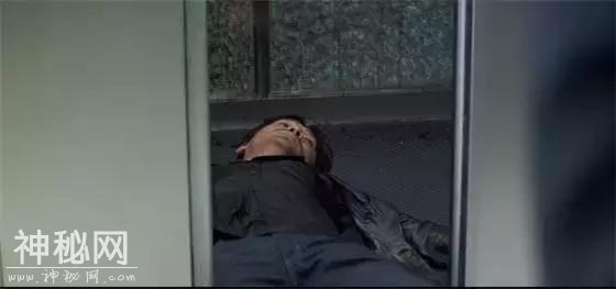 港片有哪些经典电梯片段？梁朝伟最经典死法，李心洁见鬼-2.jpg