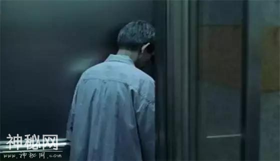 港片有哪些经典电梯片段？梁朝伟最经典死法，李心洁见鬼-23.jpg