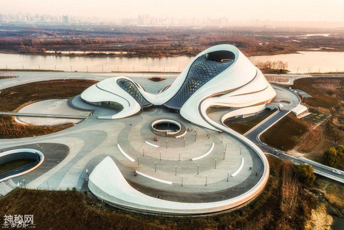 我国最具未来科幻色彩的十大建筑，你最喜欢哪一个-3.jpg