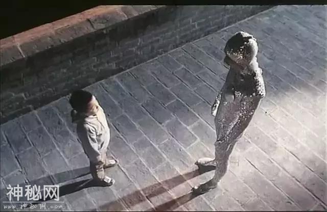 30年前国产高分“科幻片”，可惜！现在的导演，拍不出这种味道了-39.jpg