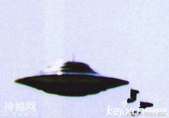 UFO频繁出现竟是为了保护地球? 外星人开始行动了-2.jpg