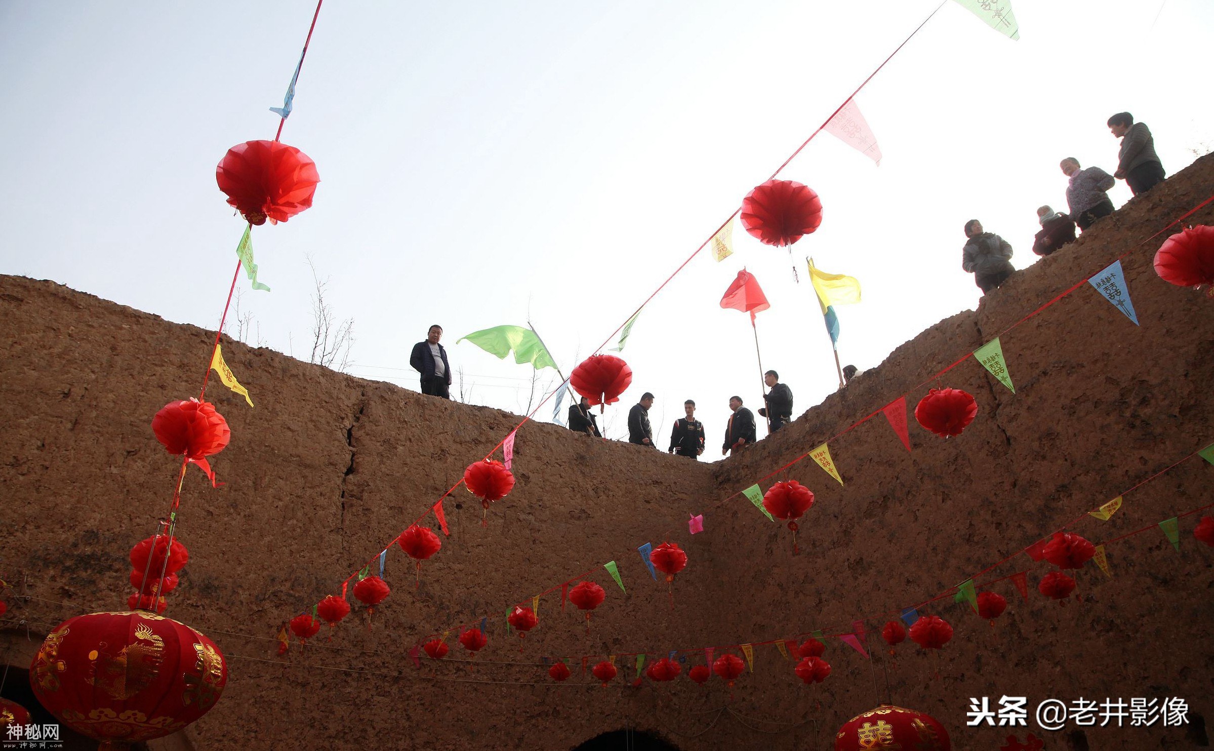 山西农村地坑院里嫁闺女喽，这样的风俗你见过吗-7.jpg