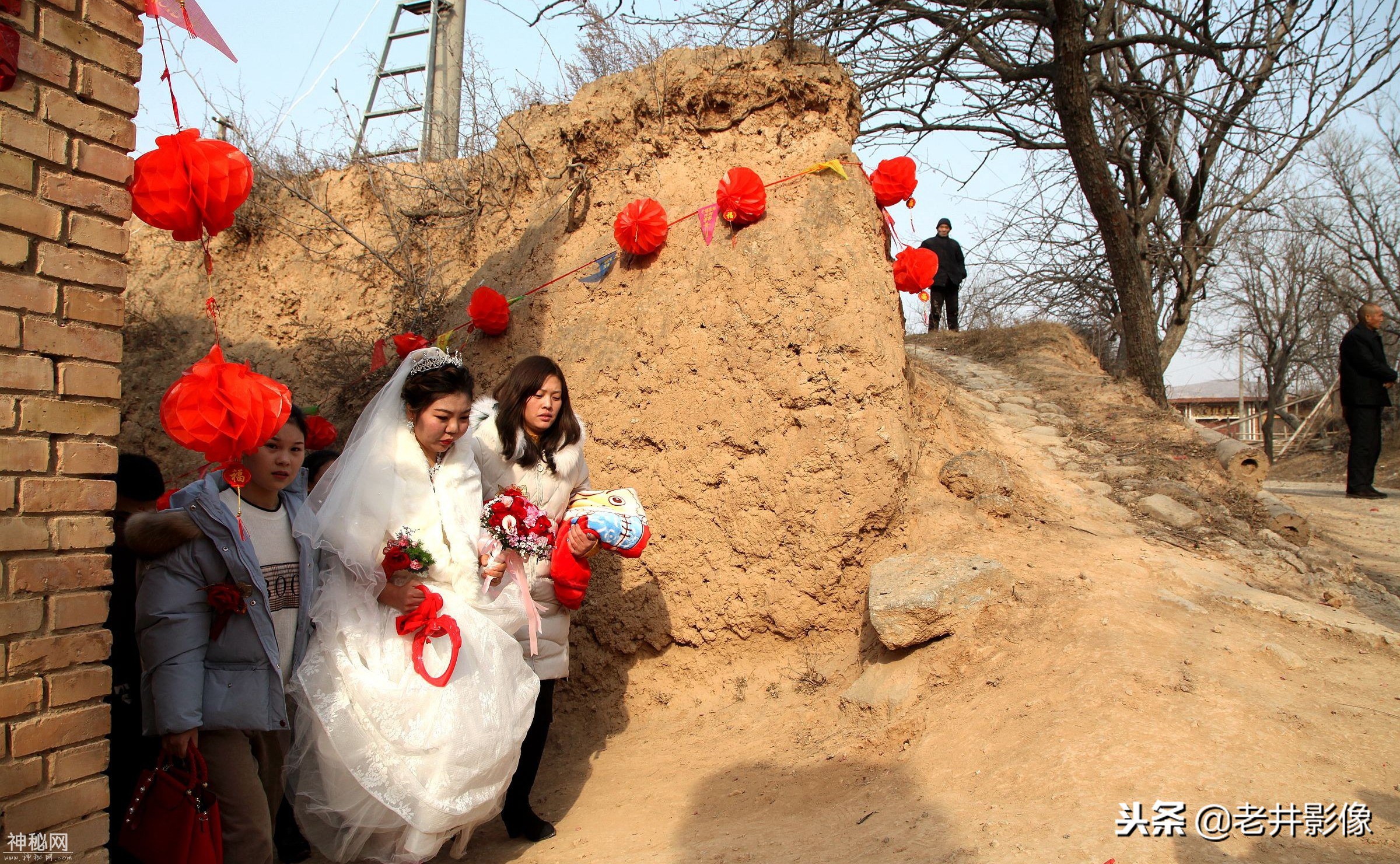 山西农村地坑院里嫁闺女喽，这样的风俗你见过吗-12.jpg