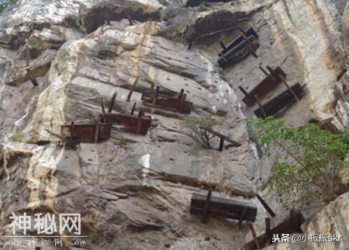《野史》中国诡异的丧葬制——悬棺葬-3.jpg