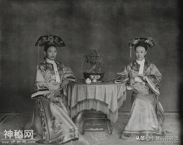 “最新考古大发现”乾隆皇帝及后妃“老照片”-3.jpg