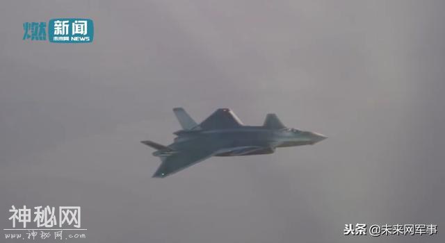 空军公开“三剑客”战机罕见航拍视频：歼20科幻感十足-3.jpg